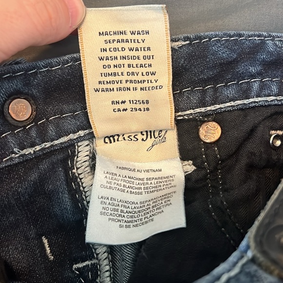 Miss Me Children’s Rhinestone Pocket Shorts Size 8 - Picture 7 of 9